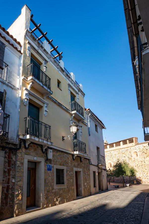 Apartamentos Caceres Historico Centro Eksteriør billede